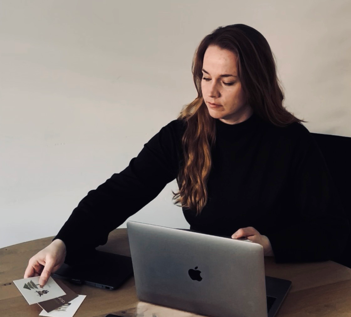 Linda aan het werk op het gebied van branding